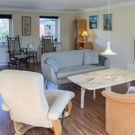 Casa vacanze 4 Bedroom Amazing In Farso
