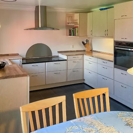 Casa vacanze 4 Bedroom Amazing In Farso *